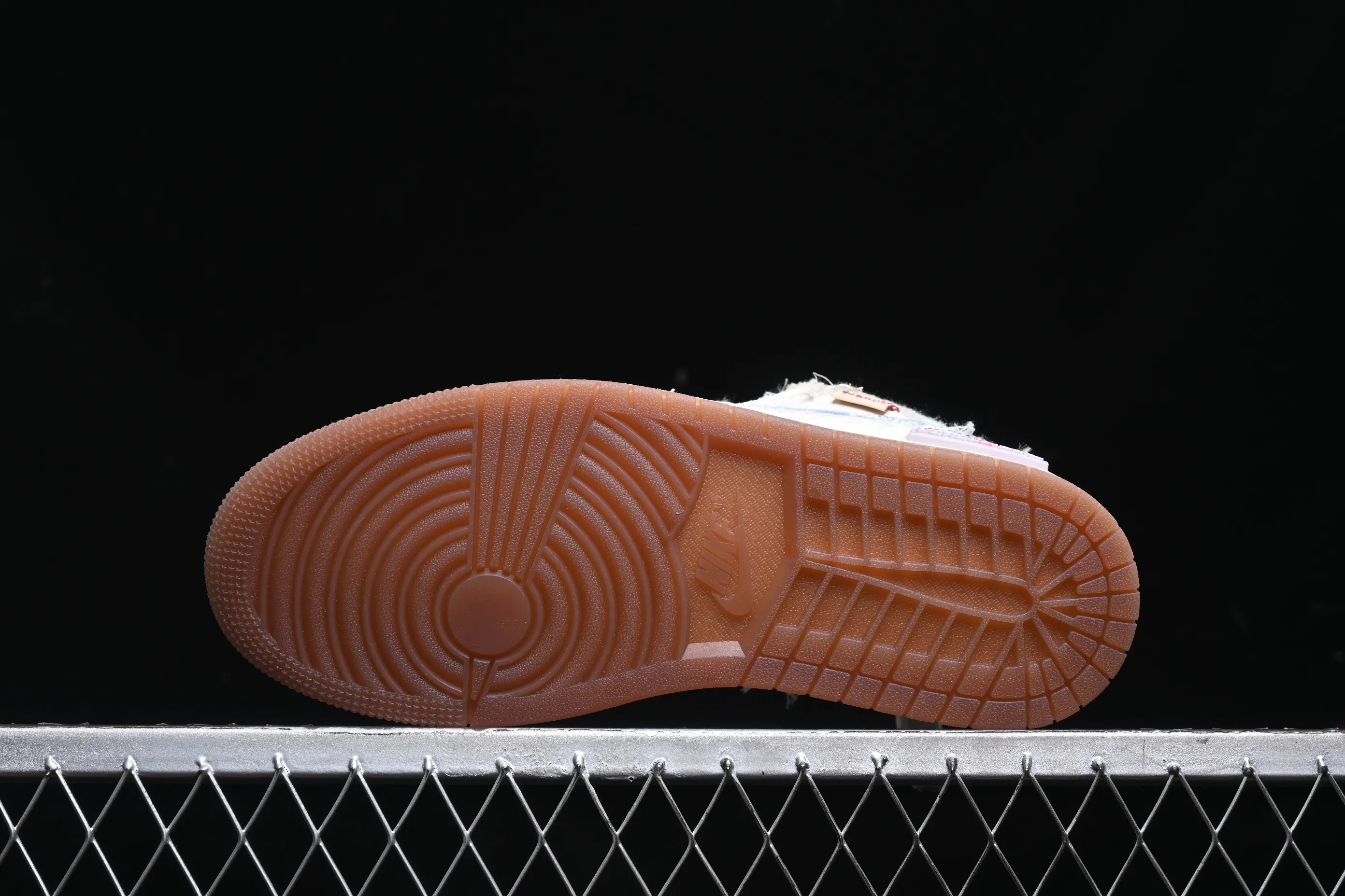 All Categories Air Jordan Jordan Series Basketball Shoes Air Jordan 1 Low Air Jordan 1 Low AJ1 Joe 1 Panda Prank Lead the Dream Lian Lizhi Mi Blue Retro Basketball Shoes FZ5046-041